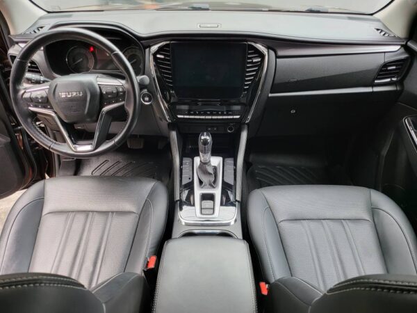 2023 Isuzu MU-X 3.0 LS-A Save 600K From Brand New A/T - Image 11