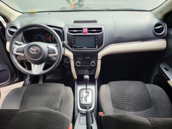 2023 Toyota Rush 1.5 GRS 20K KM A/T - Image 11