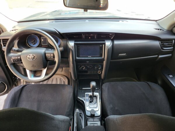 2022 Toyota Fortuner 2.4 G Diesel 20K KM A/T - Image 11
