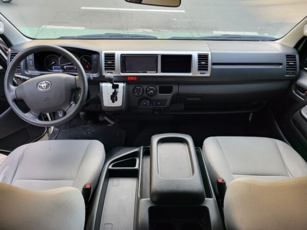 2018 Toyota Hiace Super Grandia 3.0 A/T - Image 11