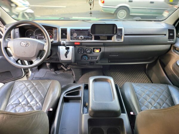 2016 Toyota Hiace Super Grandia 2.5 A/T - Image 11