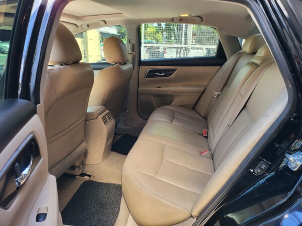2015 Nissan Altima 3.5 CVT A/T - Image 12