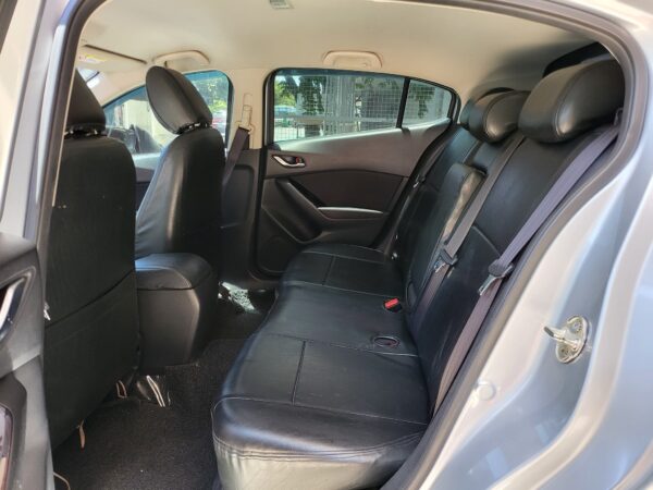 2017 Mazda 3 Hatchback 1.5 Skyactiv A/T - Image 12
