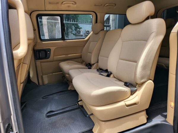 2020 Acquired Hyundai Grand Starex 2.5 VGT A/T - Image 12