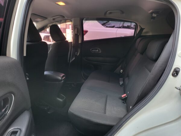 2015  Honda HR-V 1.8 E A/T - Image 12