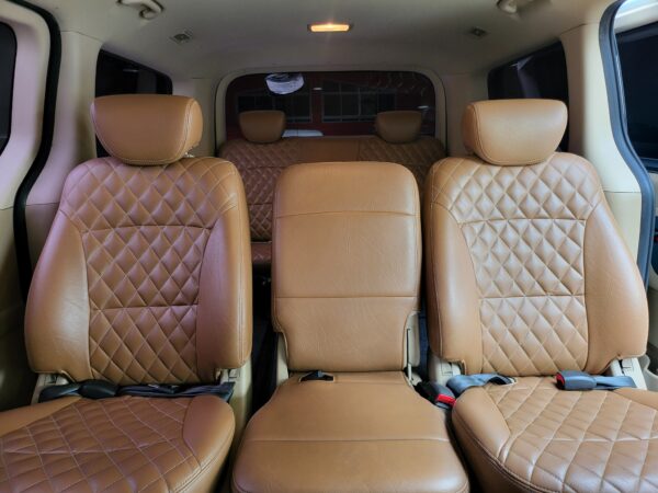 2019 Hyundai Grand Starex  2.5 VGT 30K KM A/T - Image 13