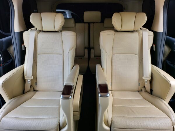 2018 Toyota Alphard 3.5 20K KM A/T - Image 13