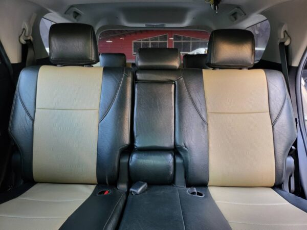 2016 Toyota Fortuner 2.4 G Diesel M/T - Image 13
