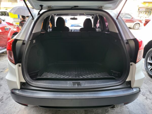 2015  Honda HR-V 1.8 E A/T - Image 14