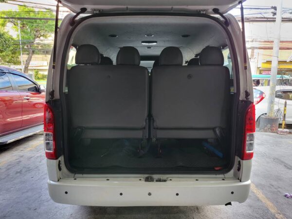 2016 Toyota Hiace Super Grandia 2.5 A/T - Image 14