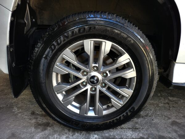 2023 Mitsubishi Montero Sport 2.4 GLS 15K KM A/T - Image 15