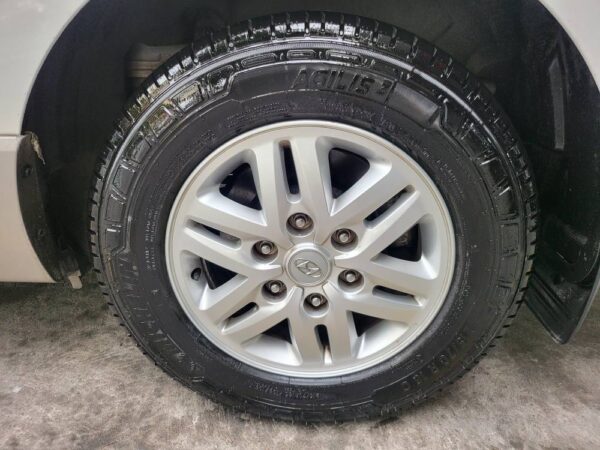 2019 Hyundai Grand Starex  2.5 VGT 30K KM A/T - Image 15