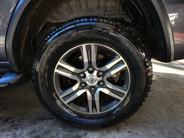 2022 Toyota Fortuner 2.4 G Diesel 20K KM A/T - Image 15