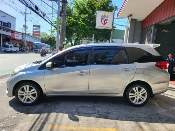 2015 Honda Mobilio 1.5 V A/T - Image 3