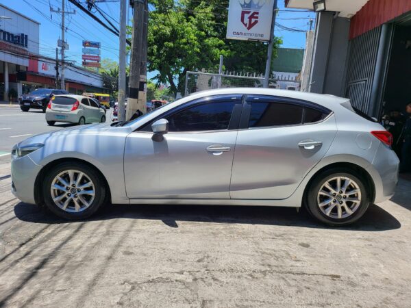 2017 Mazda 3 Hatchback 1.5 Skyactiv A/T - Image 3