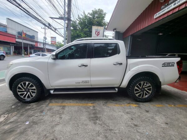 2019 Nissan Navara 2.5 VL 4x4 30K KM A/T - Image 3