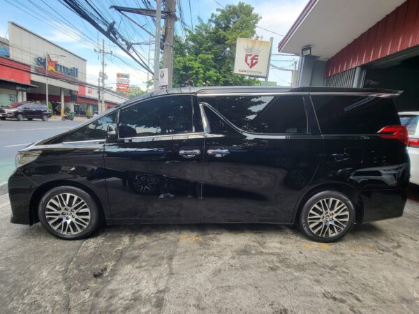 2018 Toyota Alphard 3.5 20K KM A/T - Image 3