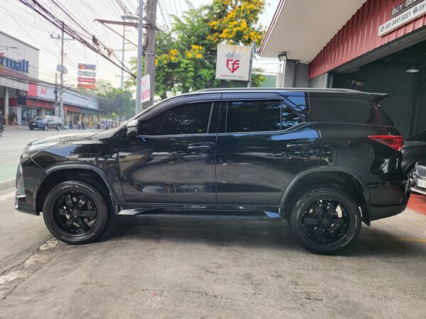 2019 Toyota Fortuner 2.4 G Diesel Loaded Captain Seats A/T - Image 3