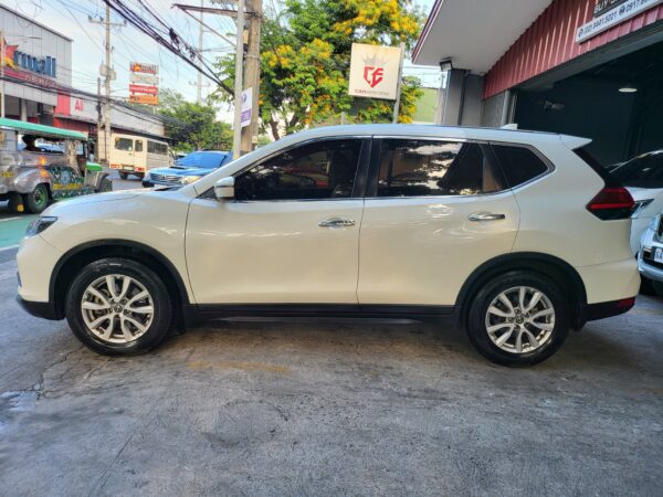 2018 Nissan X-Trail 2.0 CVT A/T - Image 3