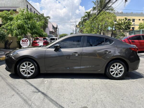2016 Mazda 3 1.5 Skyactiv 25K KM A/T - Image 3