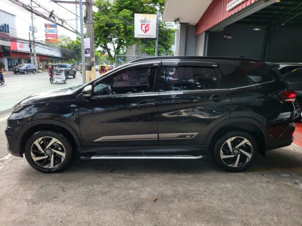2023 Toyota Rush 1.5 GRS 20K KM A/T - Image 3