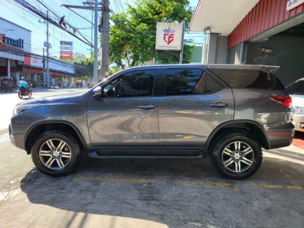 2022 Toyota Fortuner 2.4 G Diesel 20K KM A/T - Image 3