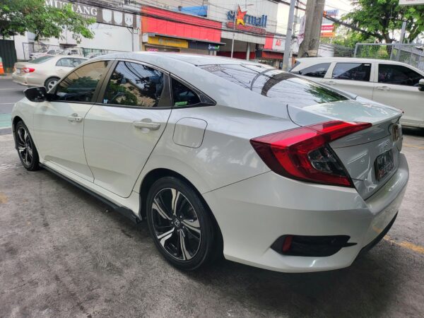 2019 Acquired Honda Civic 1.8 E RS Look 30K KM A/T - Image 4