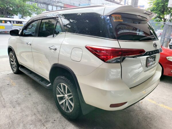 2016 Toyota Fortuner 2.4 V A/T - Image 4