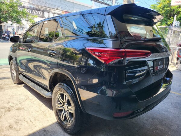 2021 Toyota Fortuner 2.4 G Diesel 20K KM A/T - Image 4