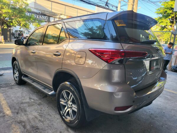 2016 Toyota Fortuner 2.4 G Diesel M/T - Image 4