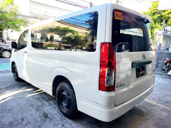 2020 Toyota Hiace Commuter 2.7 Deluxe M/T - Image 4