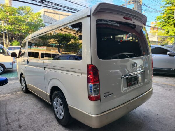 2018 Toyota Hiace Super Grandia 3.0 A/T - Image 4