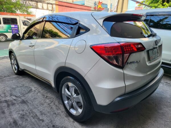 2015  Honda HR-V 1.8 E A/T - Image 4