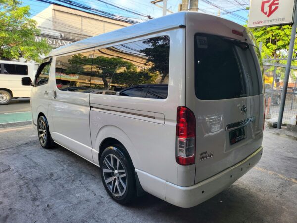 2016 Toyota Hiace Super Grandia 2.5 A/T - Image 4