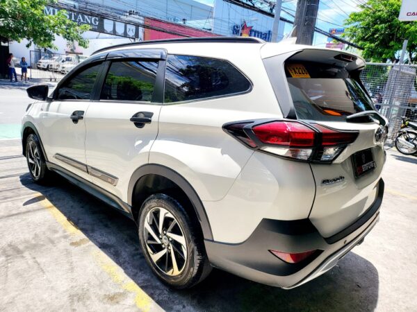2022 Toyota Rush 1.5 GR-S 20K KM A/T - Image 4