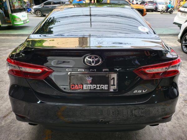 2019 Toyota Camry 2.5 V 30K KM Lexux Look A/T - Image 5