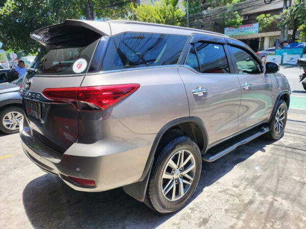 2018 Toyota Fortuner 2.4 V Diesel 40K KM A/T - Image 6
