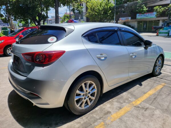 2017 Mazda 3 Hatchback 1.5 Skyactiv A/T - Image 6