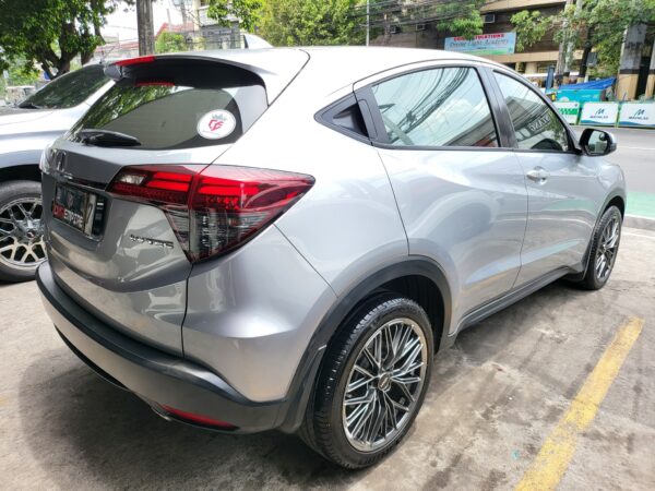 2020 Honda HR-V 1.8 E A/T - Image 6