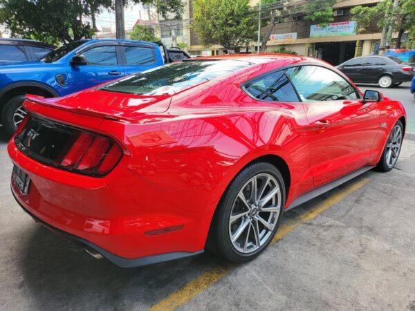 2015 Ford Mustang 5.0 GT 18K KM A/T - Image 6