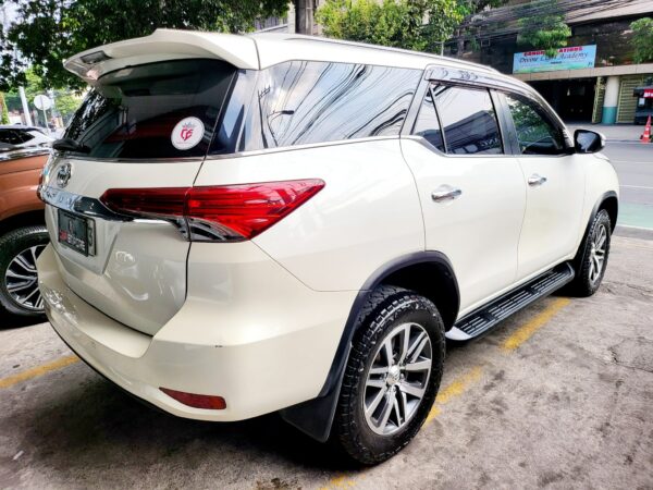 2016 Toyota Fortuner 2.4 V A/T - Image 6