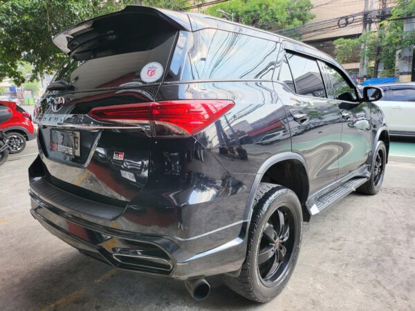 2019 Toyota Fortuner 2.4 G Diesel Loaded Captain Seats A/T - Image 6