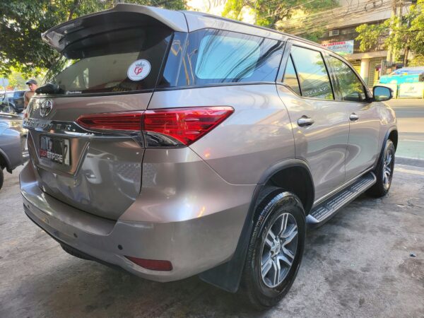 2016 Toyota Fortuner 2.4 G Diesel M/T - Image 6