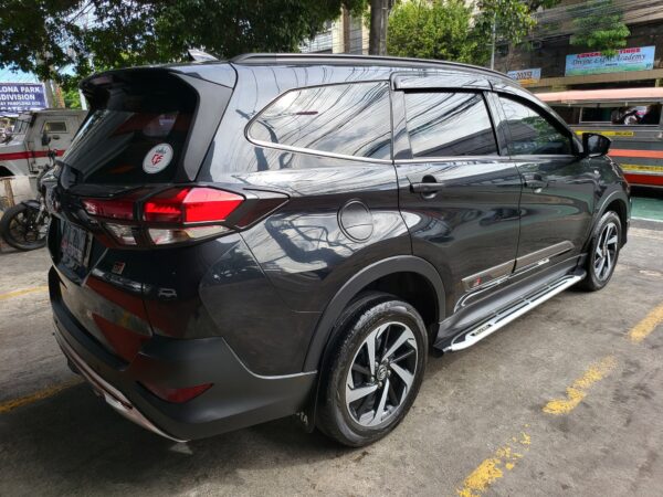 2023 Toyota Rush 1.5 GRS 20K KM A/T - Image 6