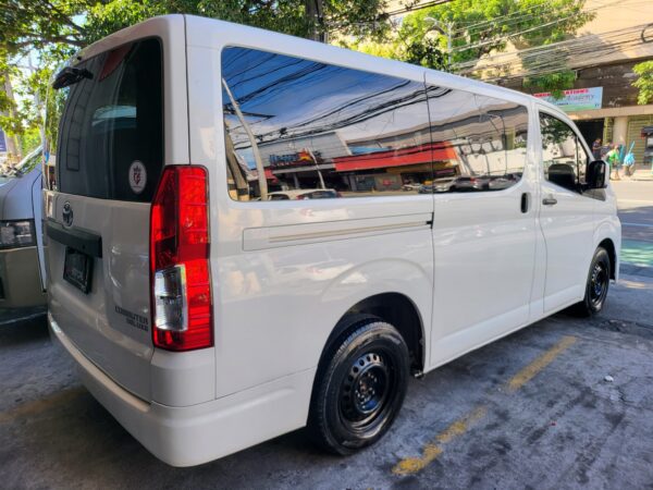 2020 Toyota Hiace Commuter 2.7 Deluxe M/T - Image 6
