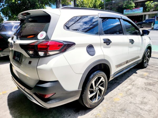 2022 Toyota Rush 1.5 GR-S 20K KM A/T - Image 6