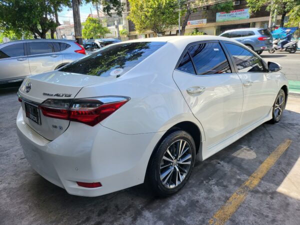 2018 Toyota Altis 1.6 V Casa Maintained A/T - Image 6