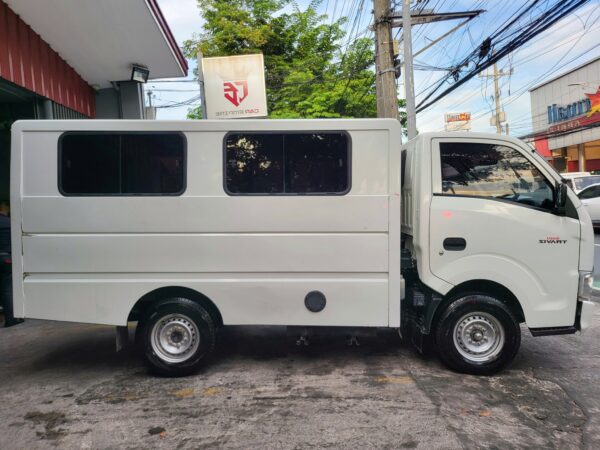 2024 Isuzu Traviz 2.5 Dual Aircon Save 300K From Brand New M/T - Image 7