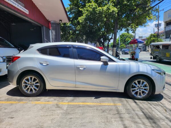 2017 Mazda 3 Hatchback 1.5 Skyactiv A/T - Image 7