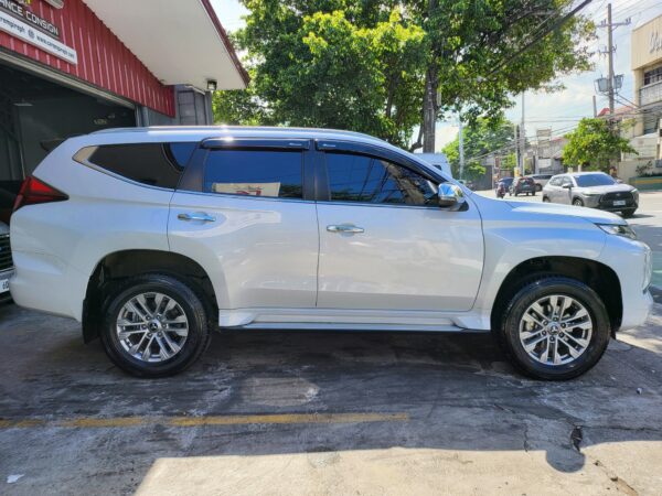 2023 Mitsubishi Montero Sport 2.4 GLS 15K KM A/T - Image 7
